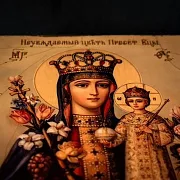 Икона деревянная " Богоматерь Неувядаемый Цвет" — фотография 7