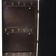 Ключница «Розы» с бронзой, ясенем и ониксом — фотография 3