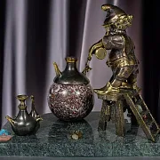 Фигурка «Гном-химик» на змеевике — фотография 1