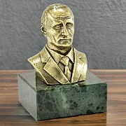 На память: Бронзовый бюст «Путин В.В.» — фотография 1