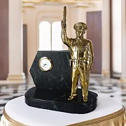 Часы «Инспектор ГИБДД» с фигурой — фотография 1